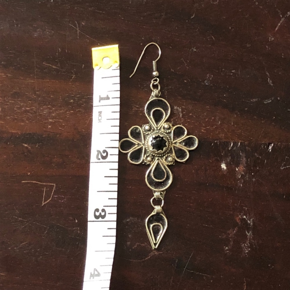 Vintage Black Balinese inspired earrings - Picture 9 of 10